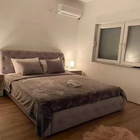 Sunny Villa Studio